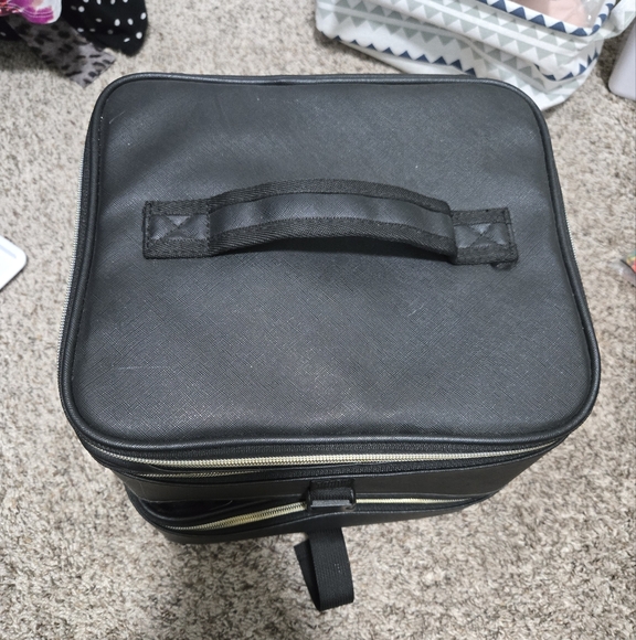 45 bottle nail polish travel holder - Black Makeup Organizer w/ Gold Accents - Picture 4 of 8